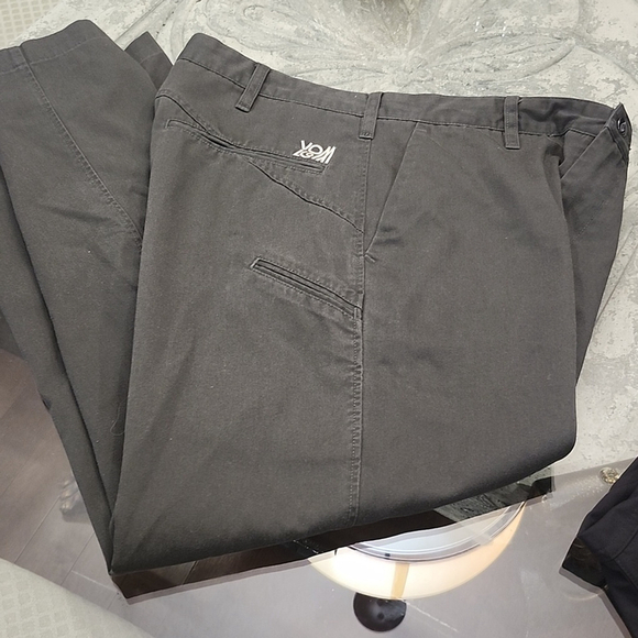 Volcom Men's Loose Fit Gray Cargo Pants 34 X 30 Like New With Logo - Picture 9 of 11